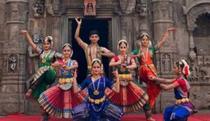 Video: साईनाथ मंडळ ट्रस्ट व श्री त्रिशुंड मयुरेश्वर विजय मंडळ ट्रस्टच्या वतीने नृत्याविष्काराचे आयोजन…