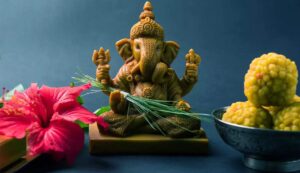 गणपती बाप्पाला दुर्वाच का वाहतात? घ्या जाणून…